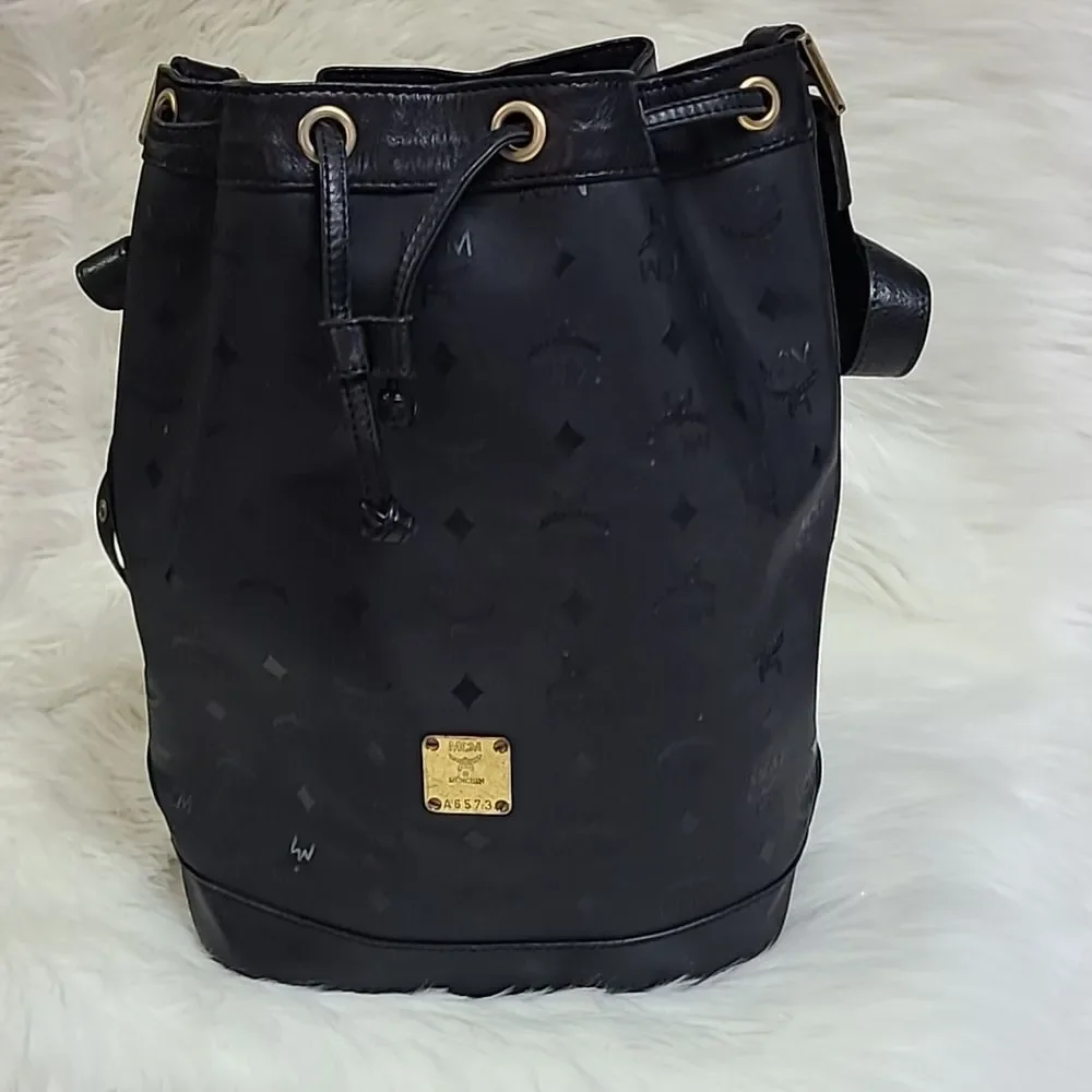 💯 Authentic MCM Bucket Bag 🍀 - Picture 9 of 15